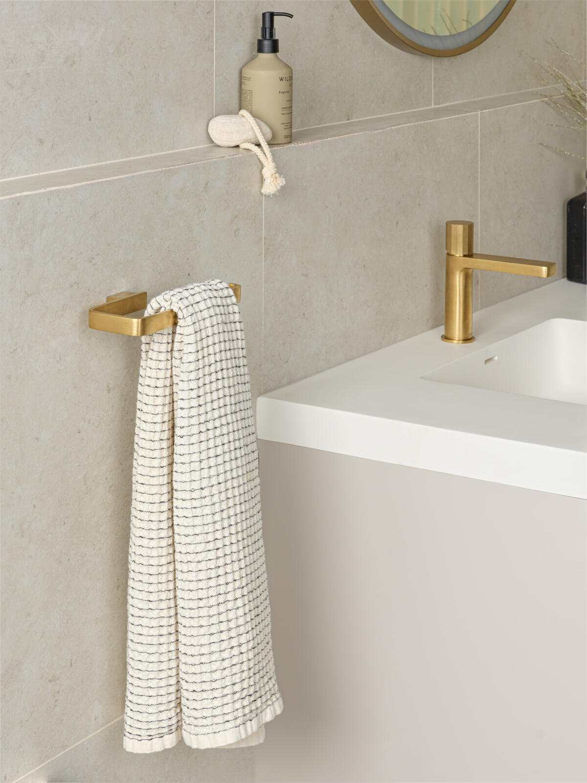 Carlos BB Towel Holder