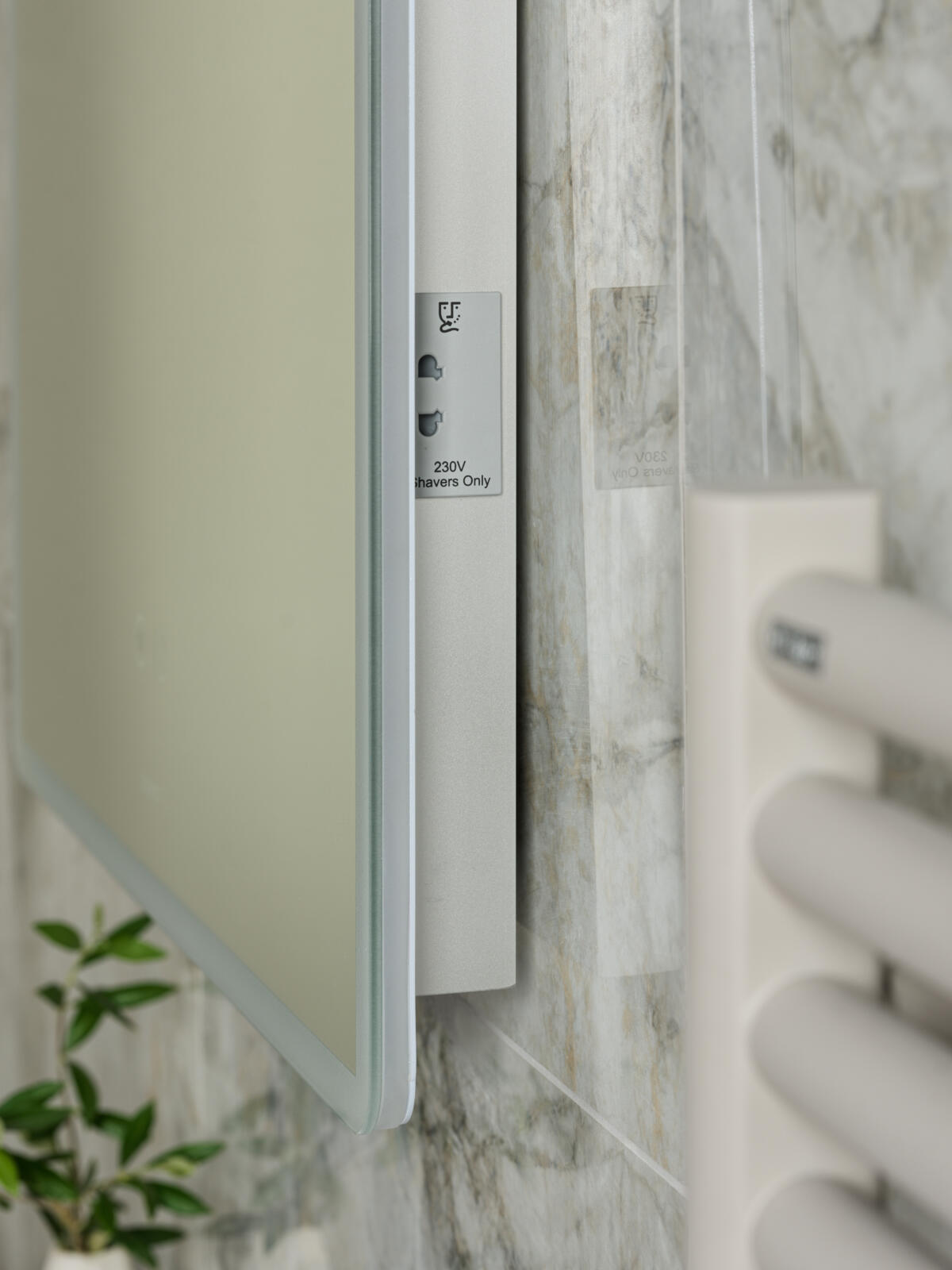 Varano Shaver Socket Close Up