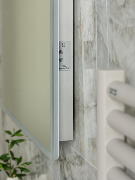 Varano Shaver Socket Close Up