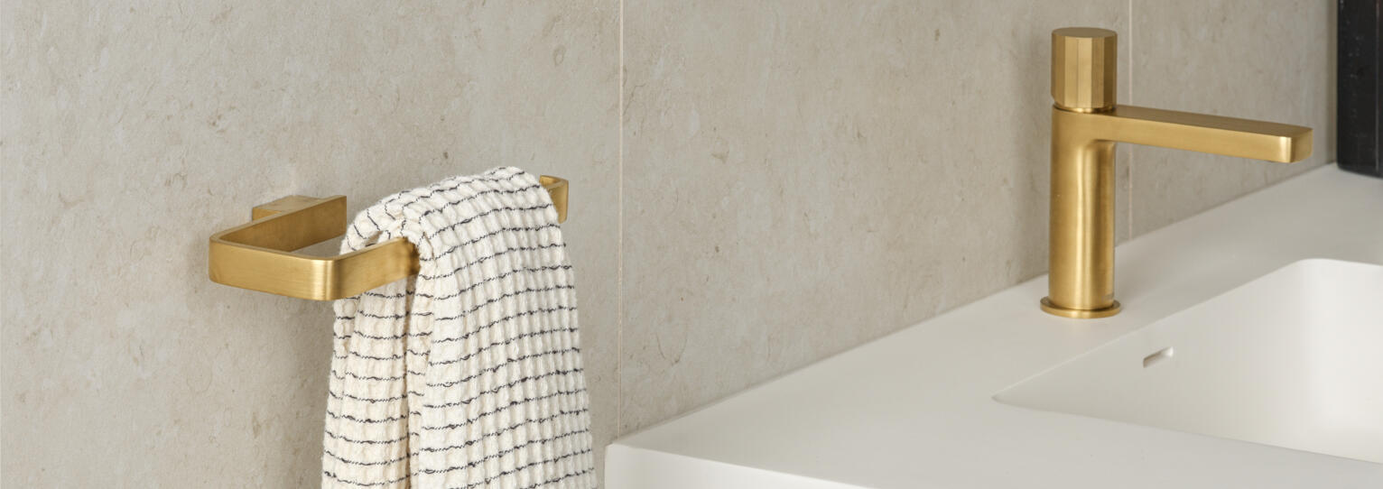 Carlos BB Towel Holder