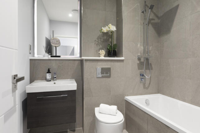 Abbey House Bathroom 1