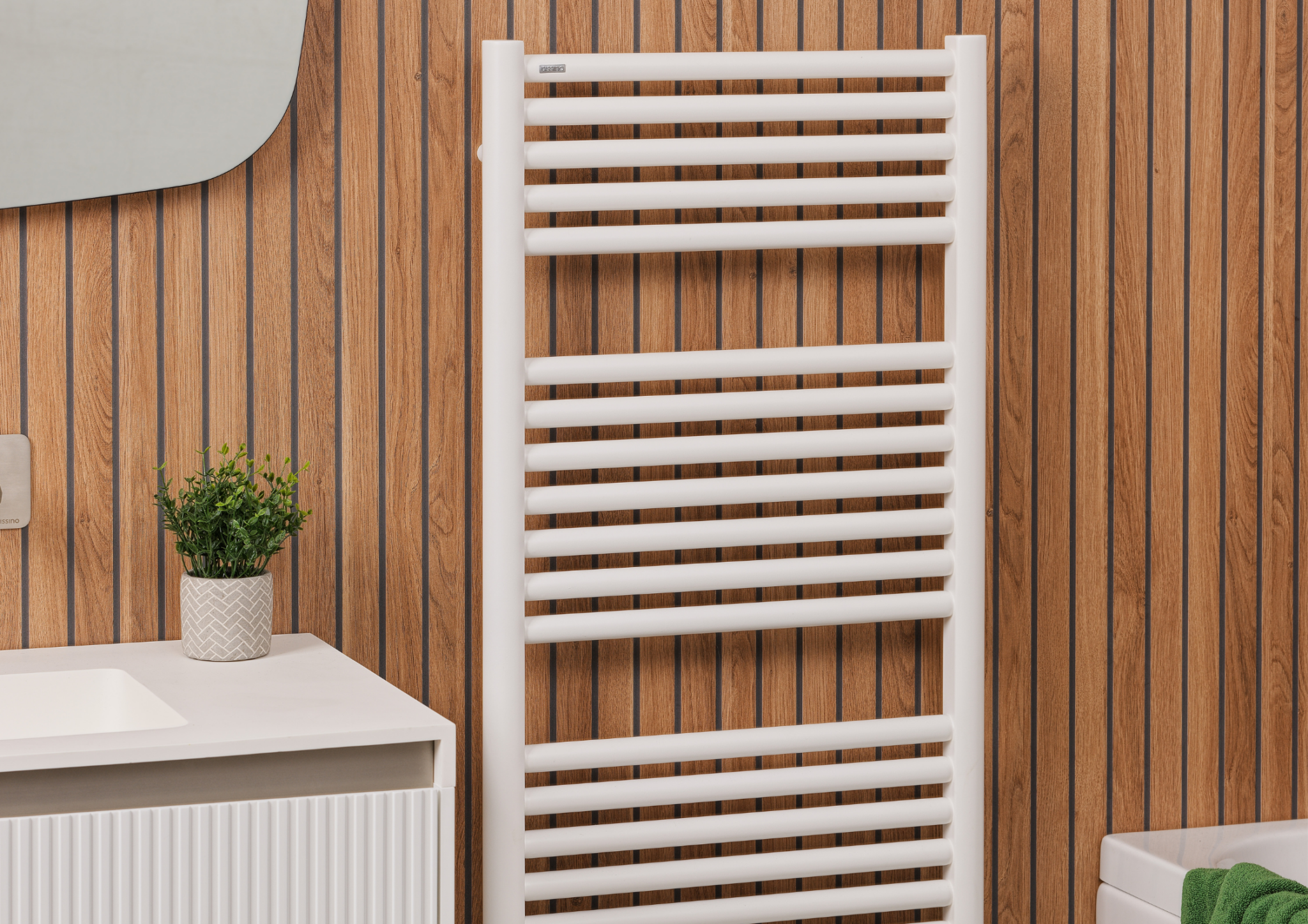 Hugo Evolute Heated Towel Rail