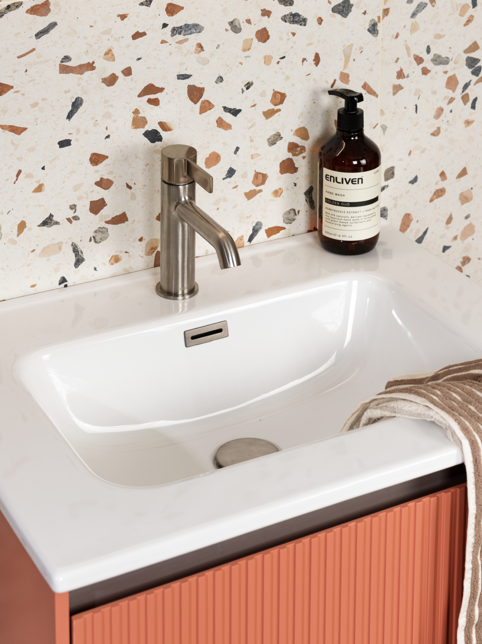 Stratto Ceramic Basin
